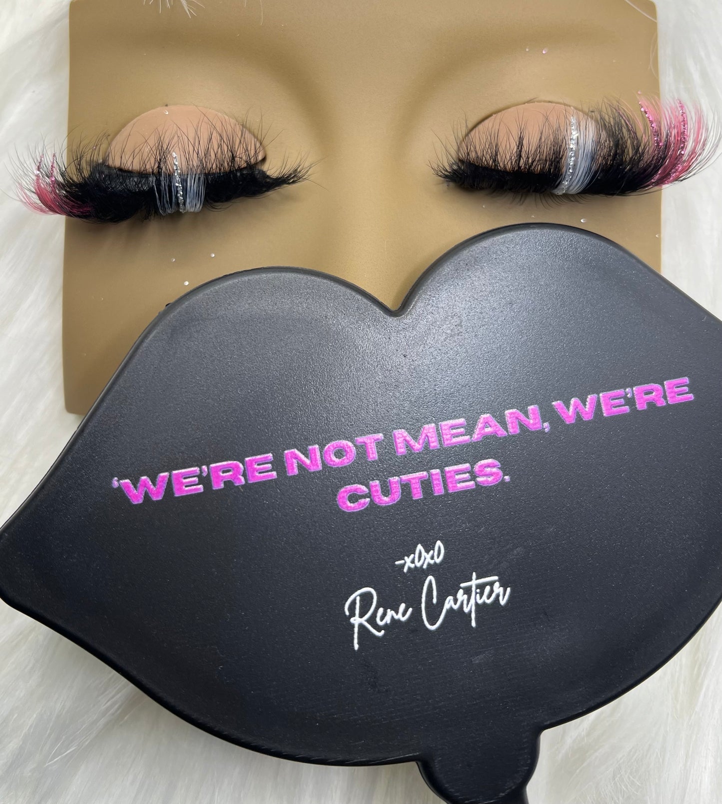 ‘We’re not mean, we’re cuties’ L I P Lash Mirror